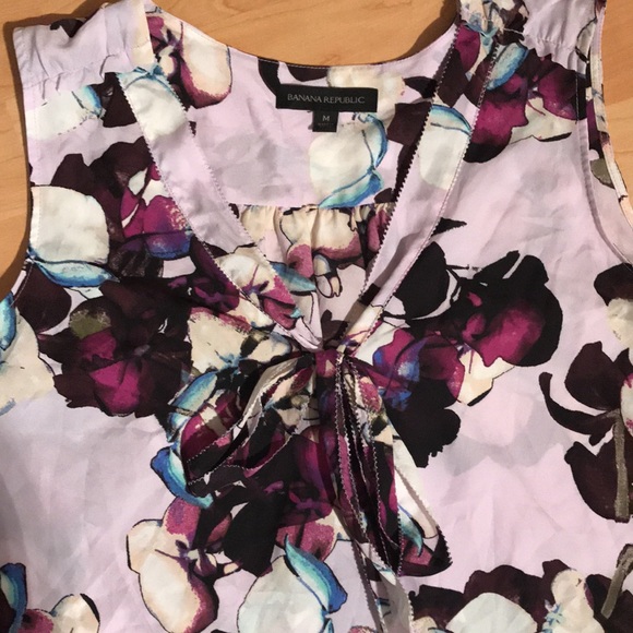 Women’s Banana Republic floral top (M) - Picture 3 of 4